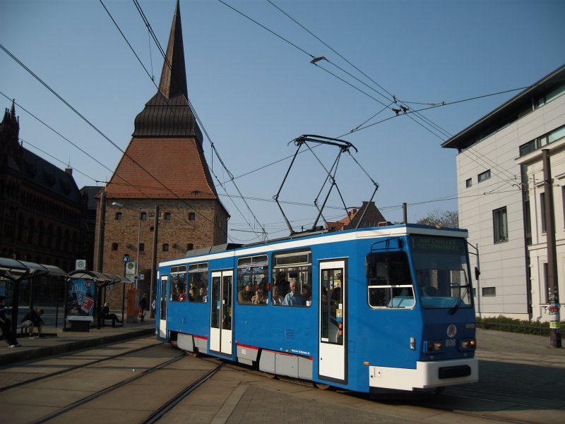 Tatra-Zug T6m 806 am Steintor mit gleichnamiger Haltestelle
Rostock, 30.04.09