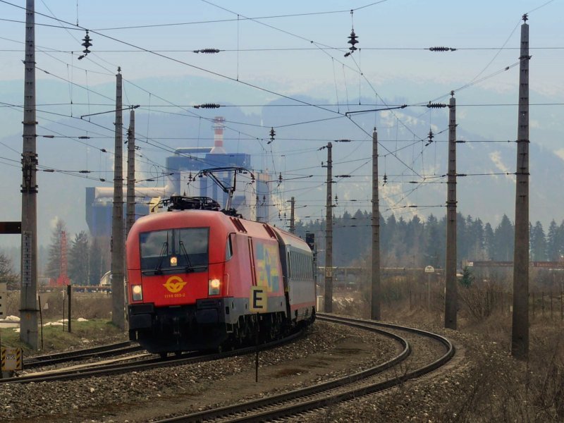 Taurus 1116 065-2 der GySEV bei der Einfahrt in den Bahnhof Zeltweg 28.03.2007
