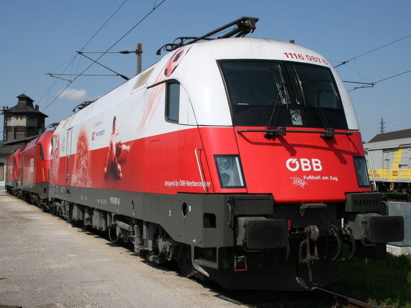 Taurus 1116 087 (EM-Lok Polen). Aufgenommen am
04.05.2008 am Bahnhof Amstetten.