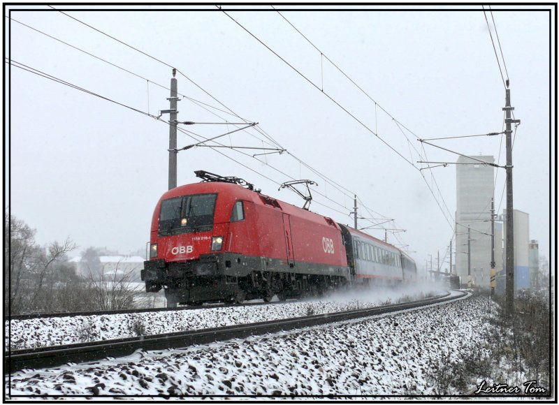 Taurus 1116 216 fhrt mit IC 533 Carinthischer Sommer :-) von Wien nach Villach.
Knittelfeld 18.11.2007