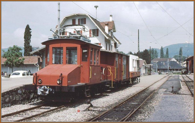 Te 2/2 82 der CEV in Blonay. (Archiv 05/77)