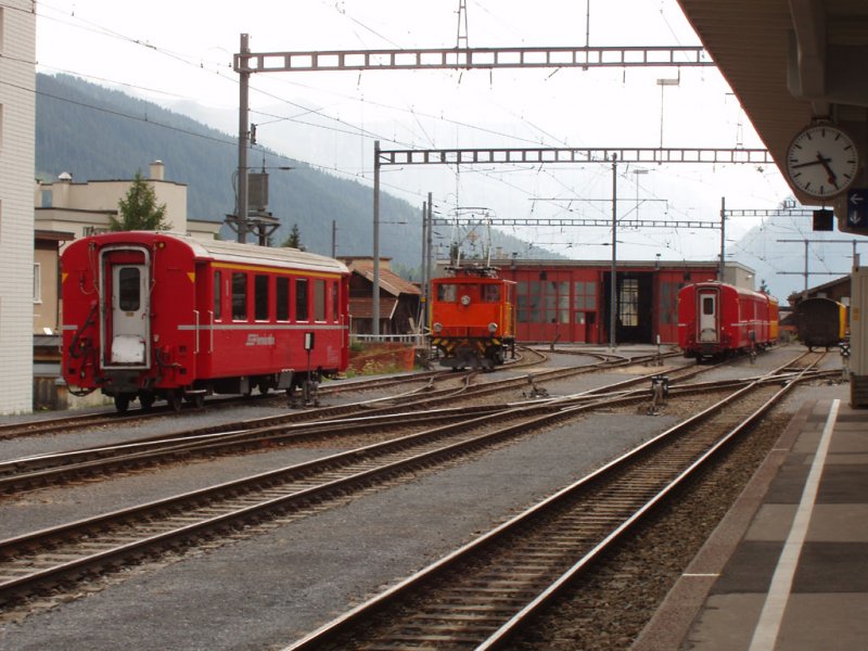 Te 2/2 und verschiedene Wagen in Davos Platz