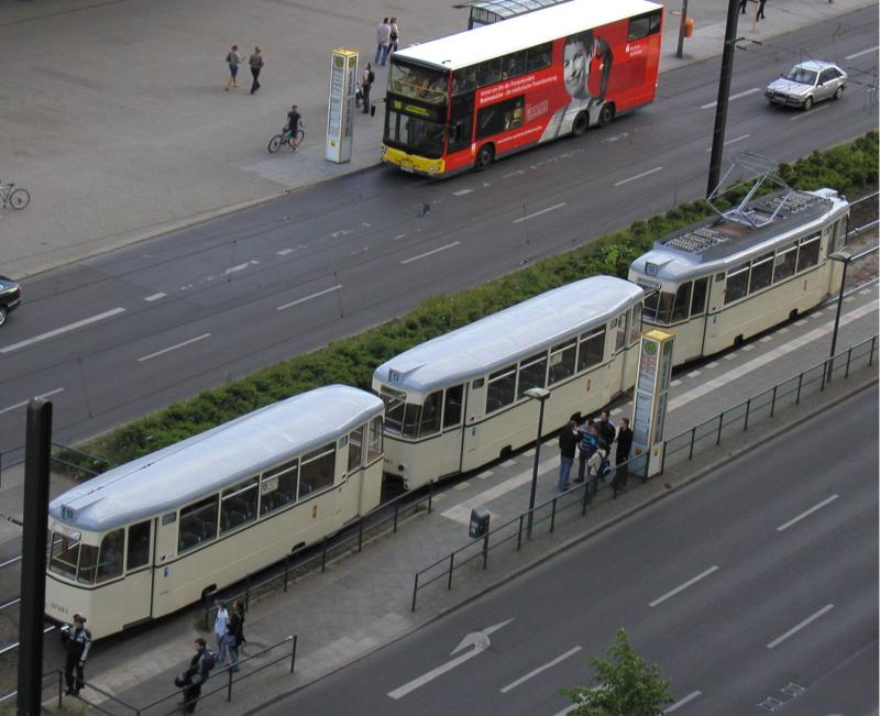 TE/BE/BE an der Haltestelle Spandauer Str./Marienkirche. (14.5.2006)