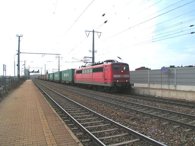 TEC 42911 mit DB 151.155-9 (TEC=TRANS EUROPEAN COMBINE').
<a href= http://www.bahnbilder.de/kauf  target= _blank ><img src= http://www.bahnbilder.de/counter/counter_new.php?key=71733187  alt= Bahnbilder.de  title= bahnbilder.de  border= 0 ></a>


