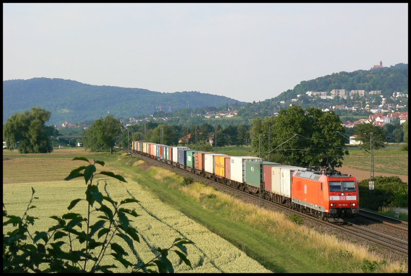TEC 43167 wird am 18.6.2008 von 185 150 gezogen. Der Zug l�uft im Blockabstand hinter der Regionalbahn her