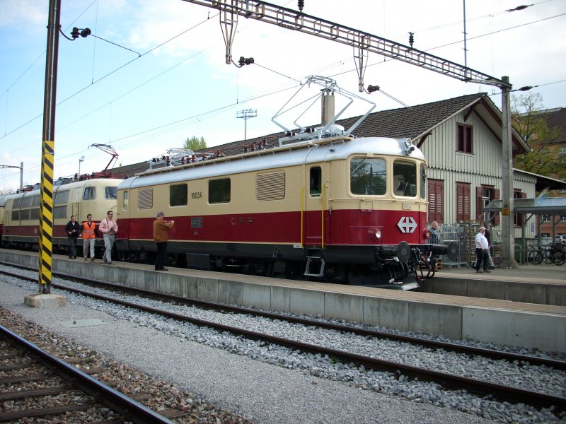 TEE Classics unterwegs mit Re 4/4` 10034 TEE mit der DB Br 103 in Kreuzlingen Hafen anlsslich der Jungfernfahrt von der 10034 am 18.04.09