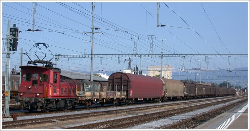 Tem III 336 als kleine Lok mit langem Zug in St.Margrethen. (24.09.2007)