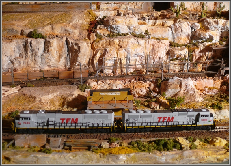 TFM Mxico 1602 und 1634 in Copper Creek Junction. (29.09.2009)