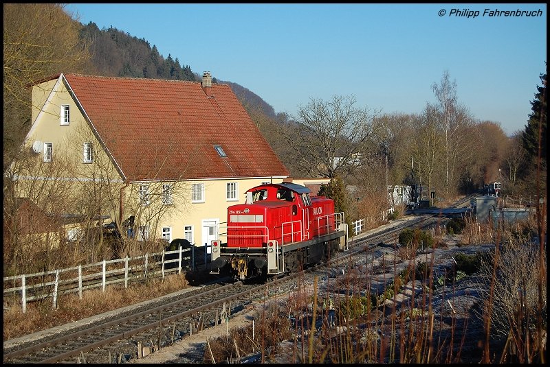Tfzf(RaR) 58401 Giengen(Brenz) - Aalen bildete am Morgen des 08.02.08 294 681-2, aufgenommen bei Unterkochen, Brenzbahn (KBS 757).