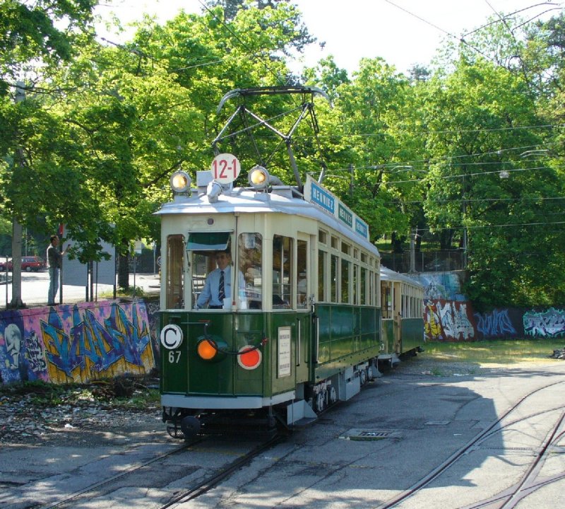 TG - Be 4/4 67 + B 363 in der Tram Wendeschlaufe in Carouge am 06.05.2007