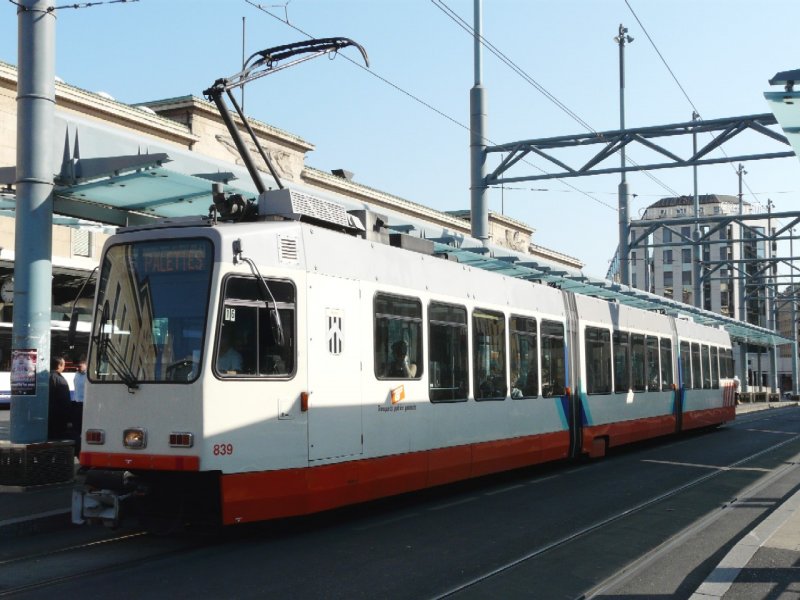TG - Tram Be 4/8 839 bei der Haltestelle vor dem Bahnhof von Genf am 07.05.2008