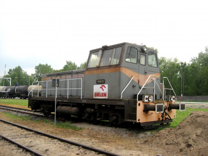 TGM40-0717 das ist eine Dieselkleinlokomotive f�r den Rangierdienst  von der ORLEN. Am 13.02.2009 in Gdańsk Wiślany.