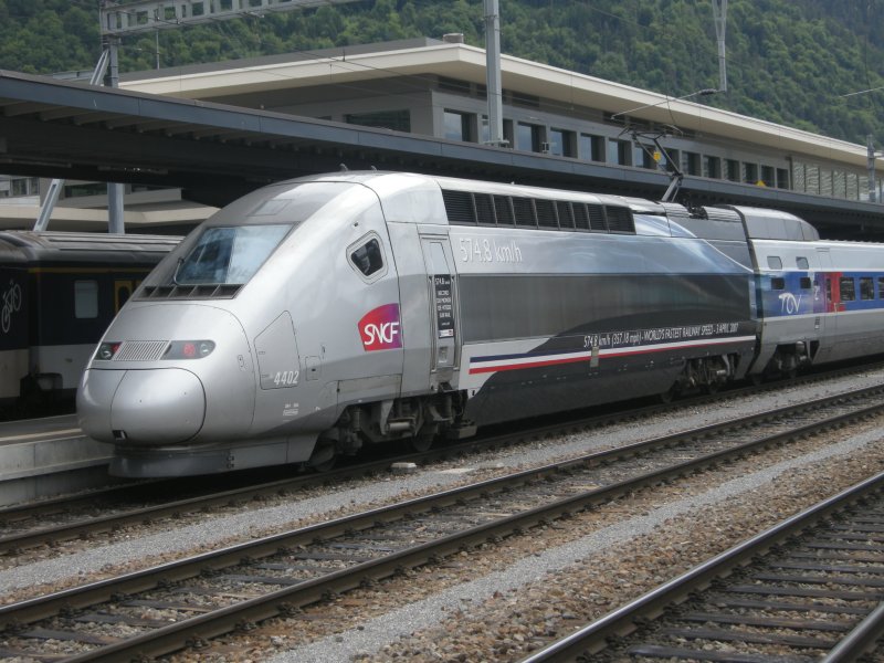TGV 4402 am 25.5.08 als Gast in Chur.Dieser TGV fuhr 574.8Km/h schnell.