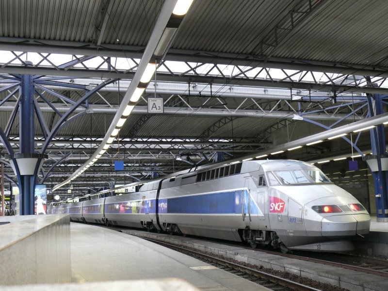 TGV 4512 aus Montpellier ist soeben in Bruxelles-Midi eingefahren. Aufgenommen am 07/02/2009.