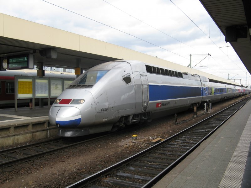TGV 9552 von Frankfurt(Main)Hbf nach Paris Est.Am 10.07.09 in Mannheim Hbf.