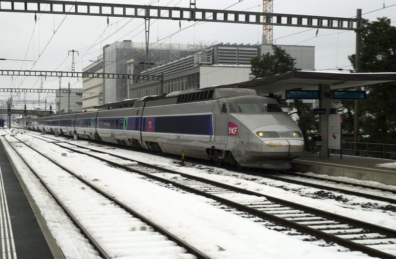 TGV bei der durchfahrt in Bmpliz Nord.
21.12.2008