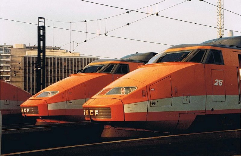 TGV-Impressionen in Paris Gare de Lyon am 6. Februar 1985.
(Gescanntes Foto)
