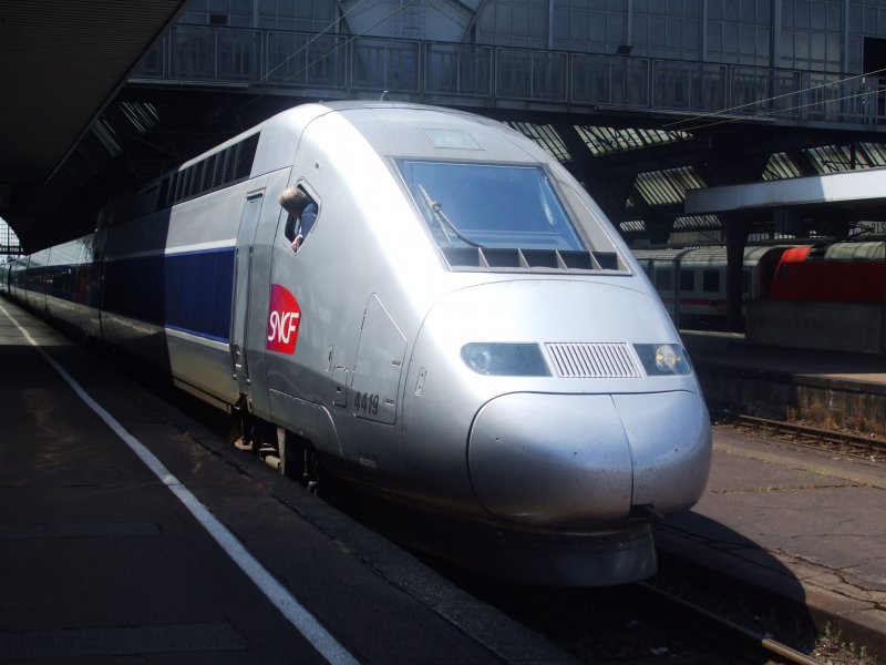 TGV in Karlsruher Hauptbahnhof aufgenommen am 31.05.08