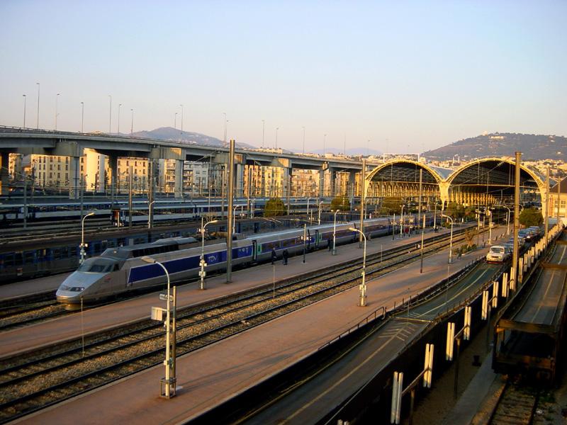 TGV Mditerrane, gegen 17:00 Uhr, 15. Februar 2003 in Nizza