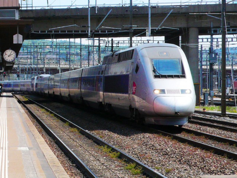 TGV POS beim Bahnhof Hardbrcke am 25.04.09