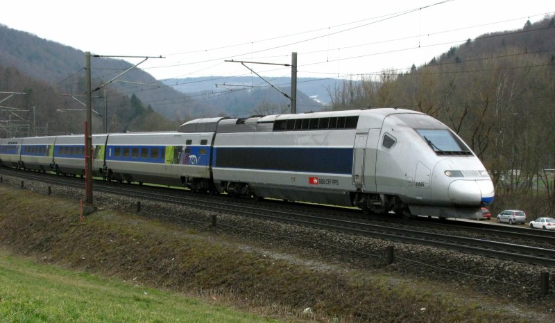 TGV-POS Zrich-Paris, abgelichtet bei Gelterkinden am 14.04.2009