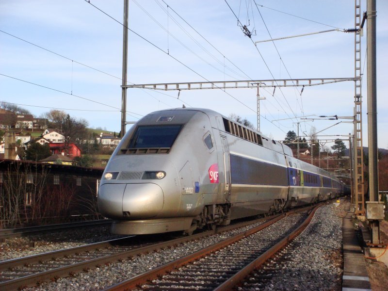 TGV-POS Z�rich-Paris bei Gelterkinden am 08.01.2008