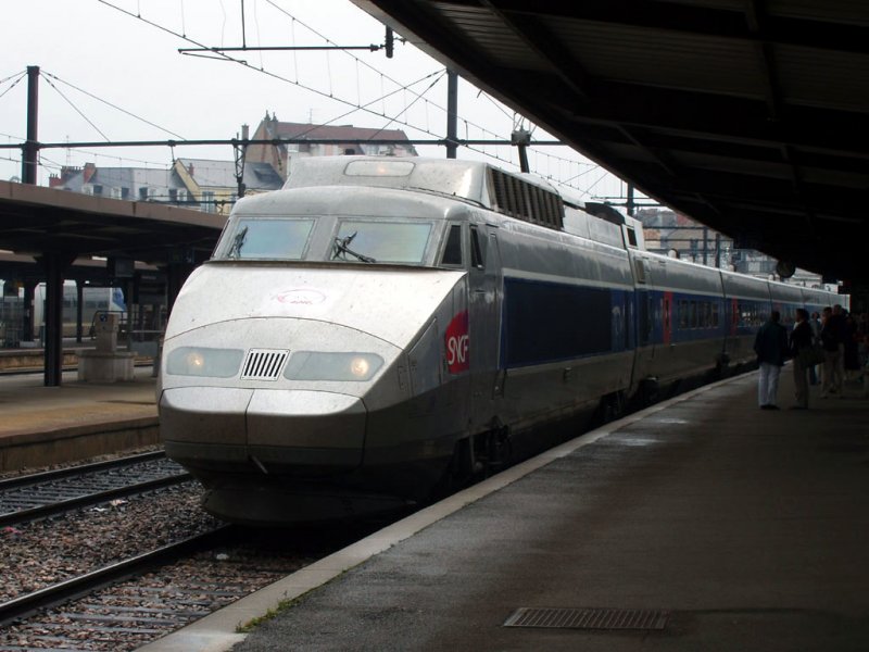 TGV Sud-Est nach Paris in Djion.