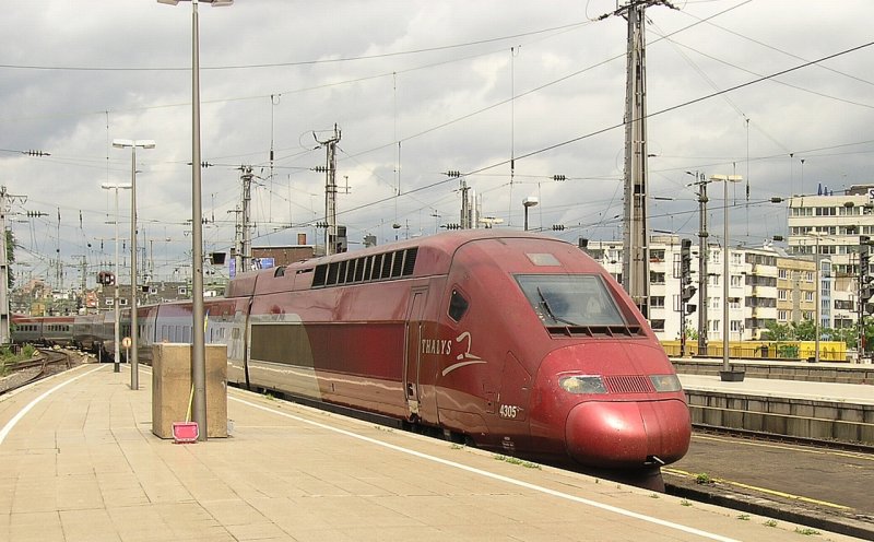 Thalys 4305 bei der Einfahrt in den Klner Hauptbahnhof am 22.7.2009