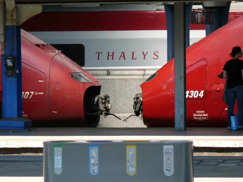 Thalys 4307 und 4304 kurz vor dem Ankuppeln im Bahnhof Bruxelles-Midi.