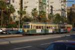 Wagen 1009 und 1007 der Straenbahn in Kairo am 16.04.09. Aufgrund der in gypten blichen enormen Fahrdrahthhe sind die Stromabnehmer auf ein Podest geschraubt. Es kommen immer zwei Triebwgen gemeinsam zum Einatz, da sie nur ber einen Fhrerstand verfgen.