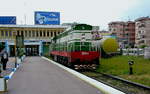 Nachdem T669 1060 ihren Personenzug aus Tirana am 16.09.2009 nach Durres gebracht hat, setzt sie im dortigen Bahnhof um