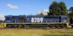 8209 mit tglichem Benzin-Zug im Bahnhof Canberra, April 2002