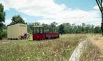 Pemberton (Northcliffe)-Tram, West-Australien__Ein Tw der Diesel-Tram am Endpunkt Northcliffe. Die 'Pemberton Tramway Company' wurde 1987 gegründet, als touristische Tramway-Linie, auf der ursprünglichen staatlichen Bahnlinie zwischen den Städten Pemberton und Northcliffe.__16-01-1989 