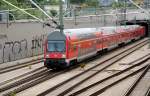 Ein RE nach Schwedt(Oder) verlsst am 11.07.09 den Berliner Hbf Richtung Gesundbrunnen,...