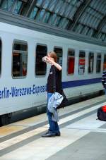 Auch Valentin hat am EC 45 Gefallen gefunden und filmt dessen Ausfahrt am 11.07.09.