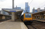 186 011 von der NS schiebt einen Schnellzug aus Amsterdam-Ceentraal(NL) nach Brüssel-Süd(B) und fuhr in Brüssel-Nord(B) ein.