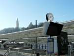 Moderner Bahnhof Lige Guillemins: Blick vom Fahrkartencontainer auf die Bahnsteige in sdlicher Richtung.