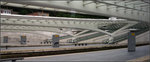 Der Zug hat hier schon an Fahrt gewonnen -    Der Calatrava-Bahnhof in Liège-Guillemins vom ICE aus gesehen.