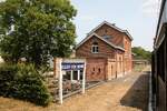 Aufnahmsgeb�ude mit Hausbahnsteig des Gare de Olloy-Sur-Viroin am 25.Juli 2026.