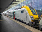 SNCB M7 6006 steht mit dem IC 03 nach Blankenberge in Br�gge, 16.08.2026.
