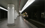 Im Tunnel durch Brüssel -    Blick in die unterirdisch liegenden Bahnsteige des Brüssler Zentralbahnhofes.