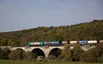 Die Cobra 2843 fährt über das Viadukt von Remersdael(B) mit einem Containerzug aus Gallarate(I) nach Antwerpen- Oorderen(B) aus Richtung Aachen-West über Montzen und fährt in