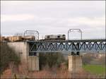 Zugbegegnung am Ghltalviadukt.Die Class 66 macht sich mit ihrer Gterfracht auf in Richtung deutsche Grenze nach Aachen.