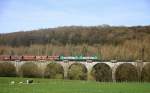 Ein Kalkzug fährt über das Viadukt von Remersdael(B) in Richtung Montzen,Aachen-West.