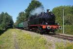 Am 4 Juli 2026 treft CFV3V NE61/8098  Andr�  Chapelon  mit ein Dampfpendelzug aus Baasrode Noord in Puurs ein und wird vom offenbarer Stelle fotografiert.
