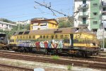 Mein  Highlight in Italien war eine Dieselok von der SNCB 5122 rangiert mit einem Bauzug in Sapri(I) bei Sommerwetter.