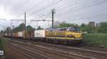 Am 9.5.1997 bespannte die SNCB 5110 einen Containerzug, den sie hier   um 15.02 Uhr bei Lint in Richtung Brssel befrdert.