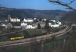 SNCB 5535 erreicht am 31.03.1990 mit Zug 1621 den Bahnhof Drauffelt.