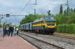 Einige Fotografen hatten sich am frühen Nachmittag des 28/05/2014 im Bahnhof Eupen eingefunden, um die Überführung von zwei historischen Wagen nach Raeren bildlich festzuhalten.