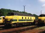 Diesellok 6278 neben eine Schwestermaschine (6243) auf Bahnhof Walcourt am 19-5-2001.